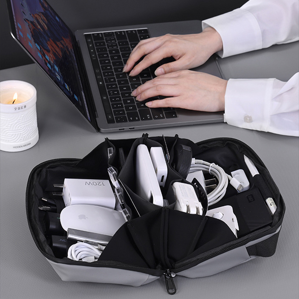 Tech Accessories Travel Organizer Pouch - 1 SZT. Wodoodporna torba podróżna na